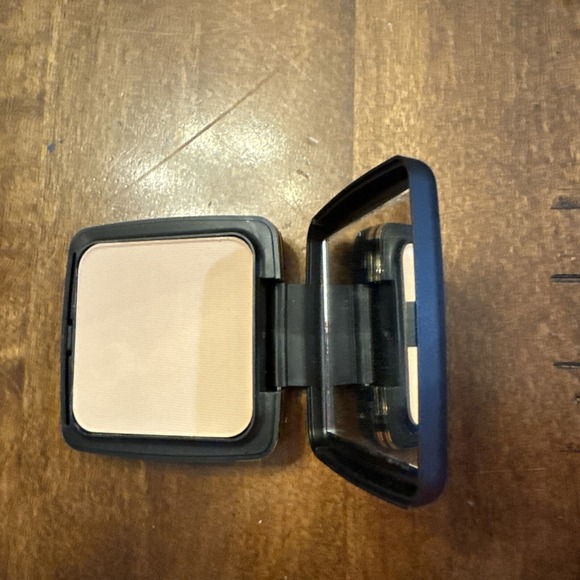 Revlon Other - REVLON AGE DEFYING PRESSED LOOSE POWDER TRANSLUCENT MEDIUM - ORIGINAL (B0008)